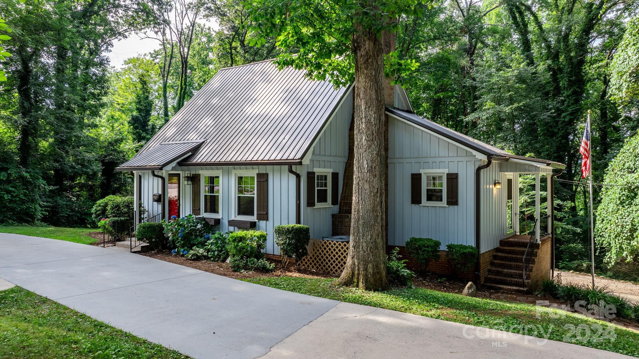 307 Walton Road Morganton, NC 28655 - Photo 3 of 37 Gallery Image 3