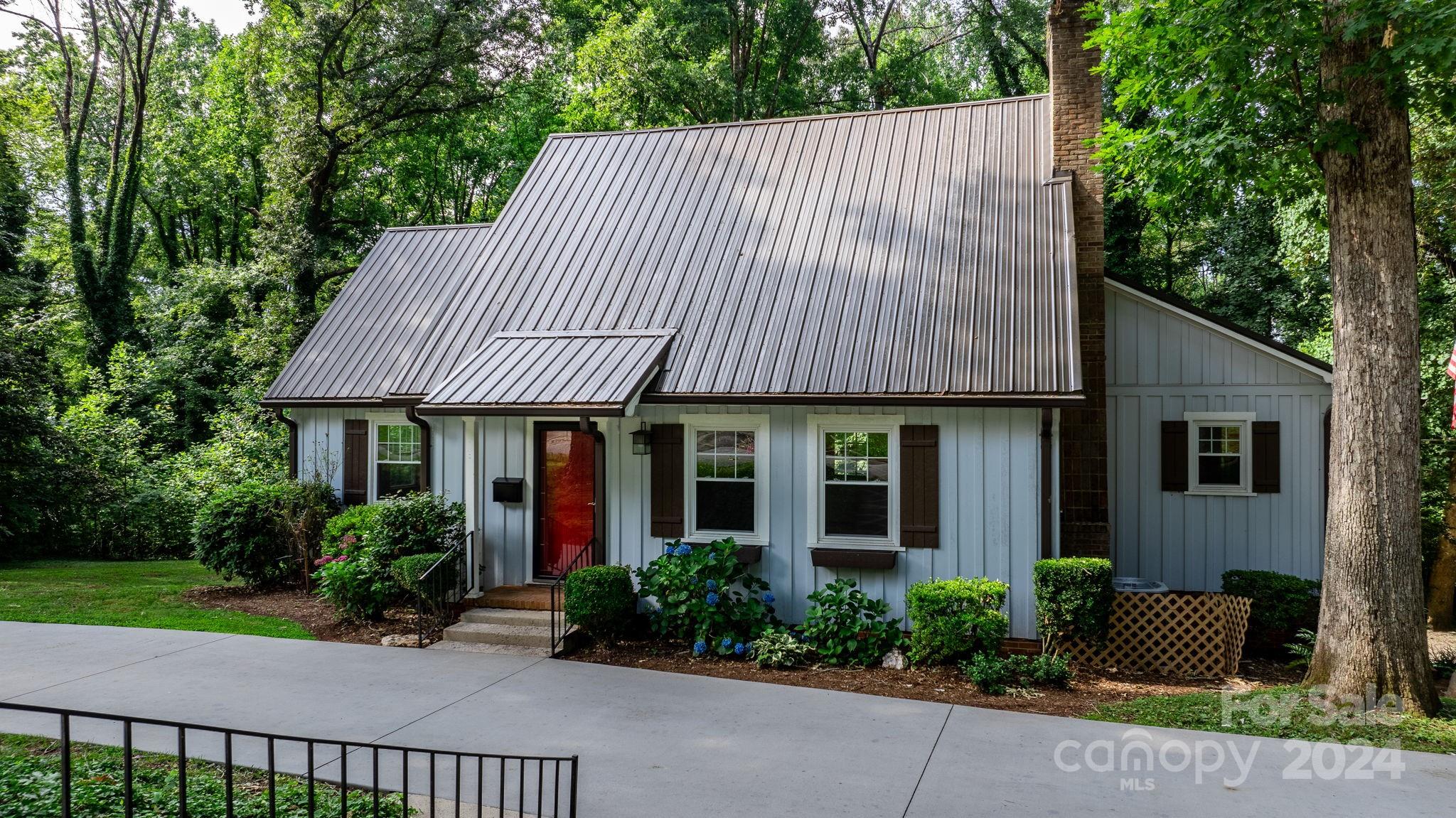 307 Walton Road Morganton, NC 28655 - Photo 4 of 37 Gallery Image 4