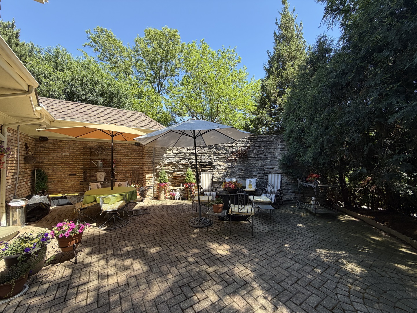 6450 Manor Drive Burr Ridge, IL 60527 - Photo 4 of 12