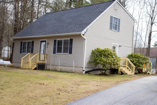 $389,900 | 8 Russet Drive, Pittsfield, NH 03263