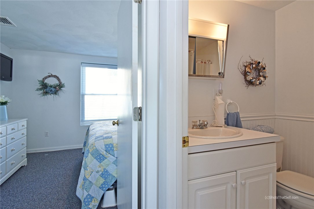 13 Basin Road Narragansett, RI 02882 - Photo 17 of 27 Gallery Image 17