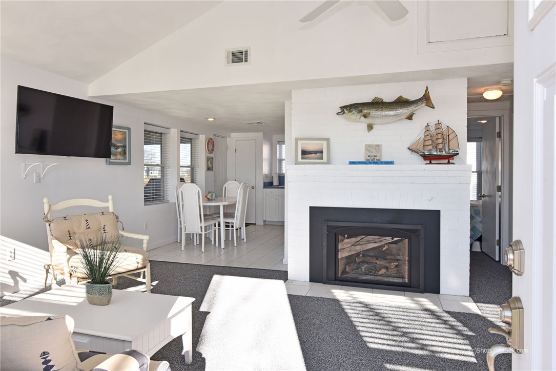 13 Basin Road Narragansett, RI 02882 - Photo 19 of 27 Gallery Image 19