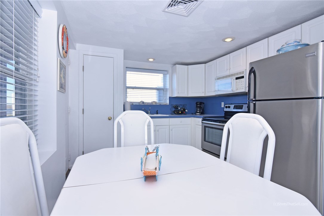 13 Basin Road Narragansett, RI 02882 - Photo 23 of 27 Gallery Image 23