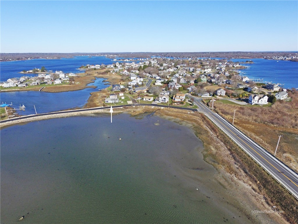 13 Basin Road Narragansett, RI 02882 - Photo 3 of 27 Gallery Image 3