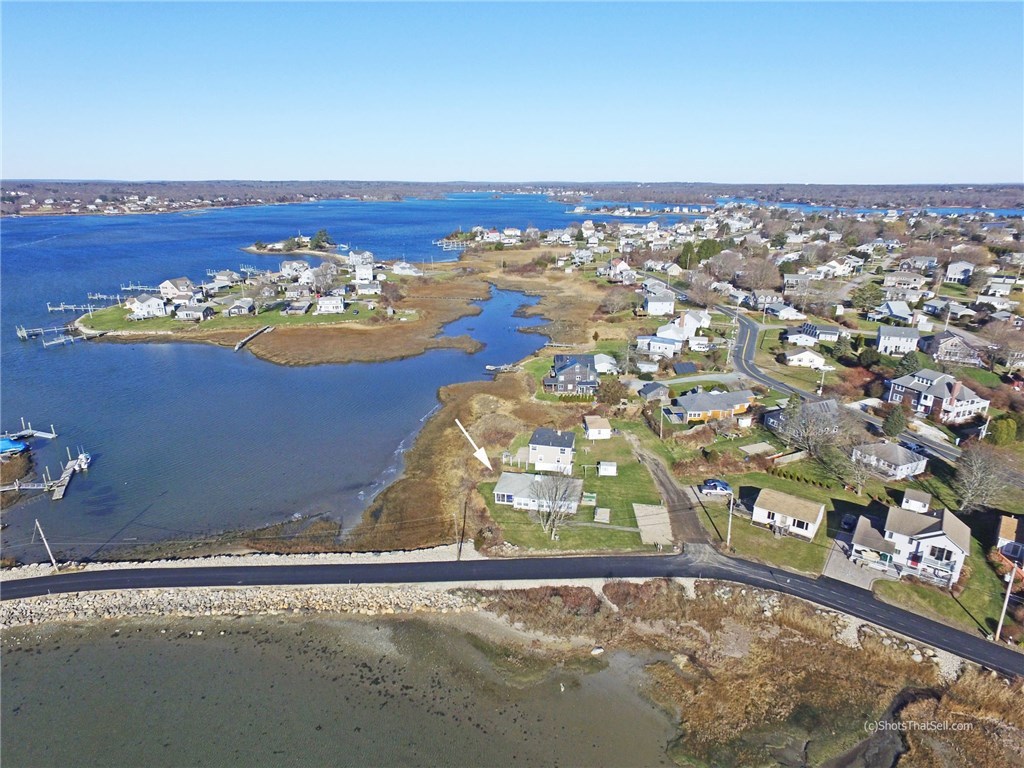 13 Basin Road Narragansett, RI 02882 - Photo 4 of 27 Gallery Image 4