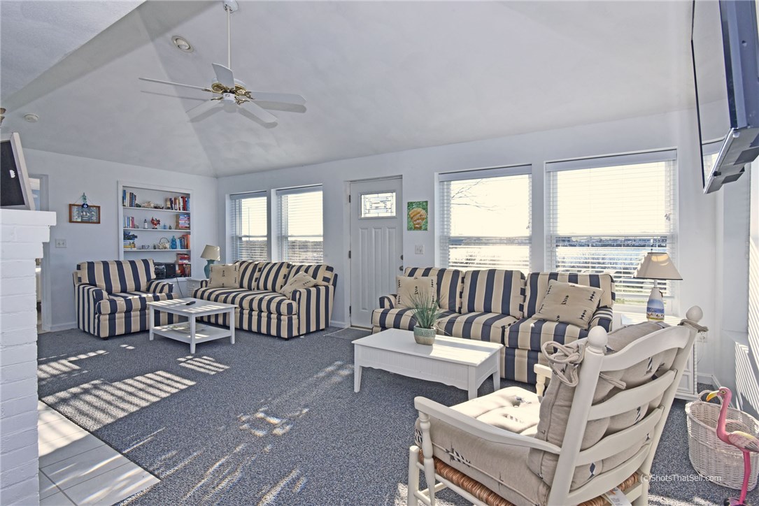 13 Basin Road Narragansett, RI 02882 - Photo 7 of 27 Gallery Image 7