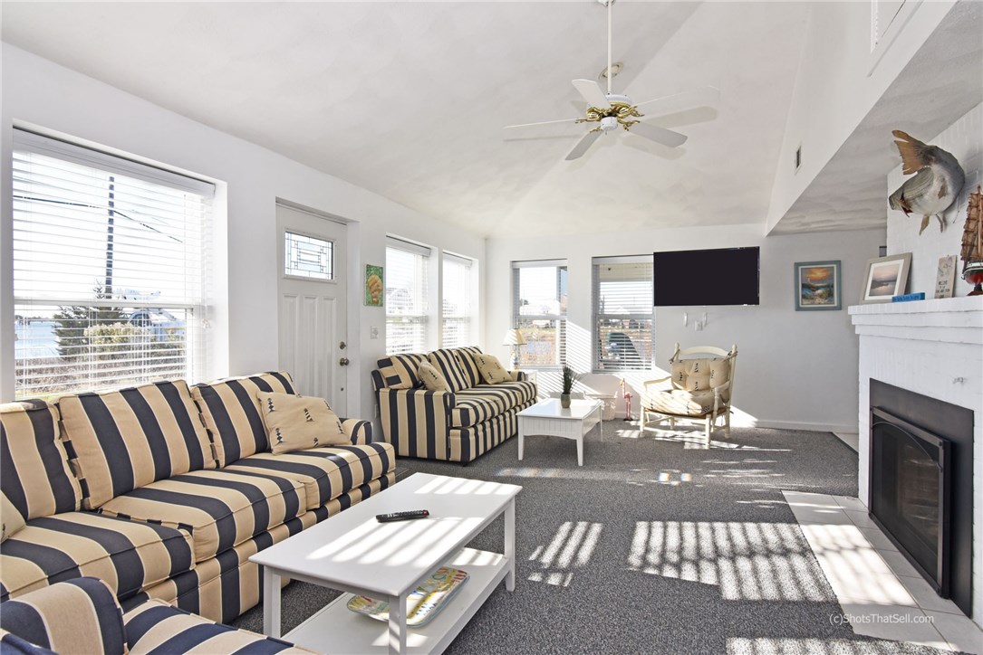 13 Basin Road Narragansett, RI 02882 - Photo 9 of 27 Gallery Image 9