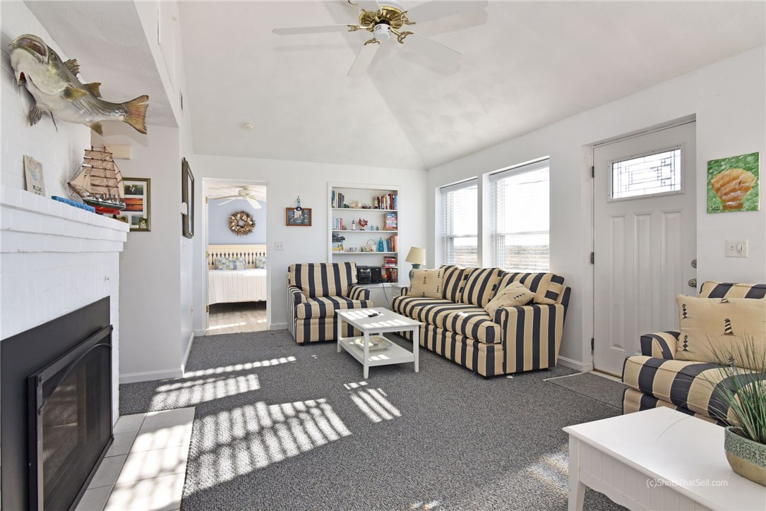 13 Basin Road Narragansett, RI 02882 - Photo 10 of 27 Gallery Image 10
