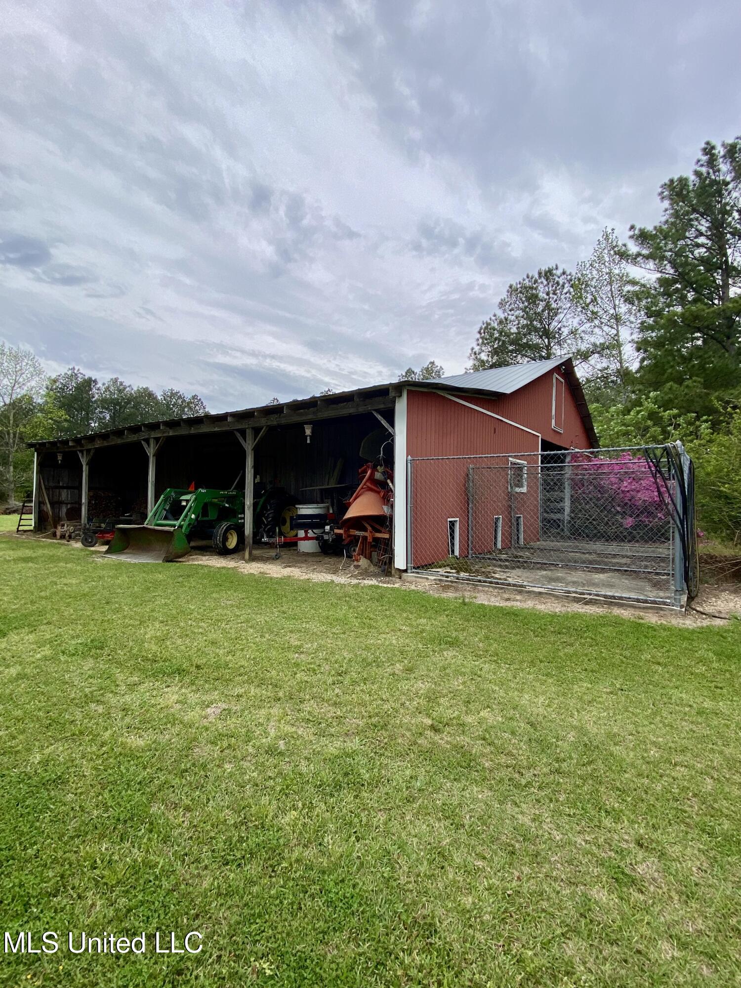 299 Quitman Perry Road Carriere, MS 39426 - Photo 46 of 79 43, Barn, IMG_2842