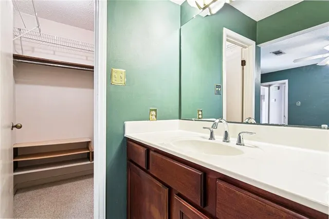 $339,900 | 717 Park Ridge Drive, River Ridge, LA 70123