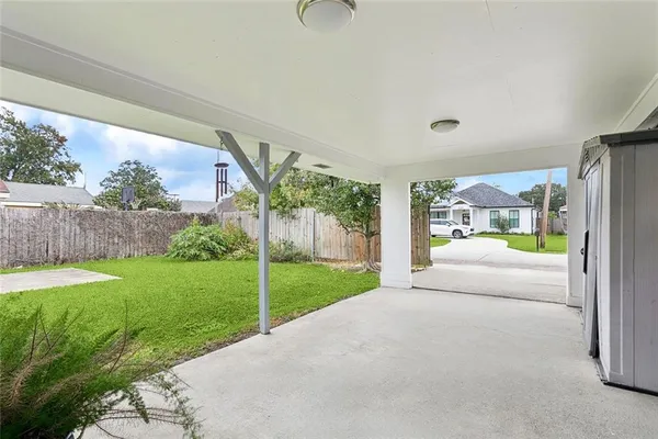 $334,900 | 717 Park Ridge Drive, River Ridge, LA 70123