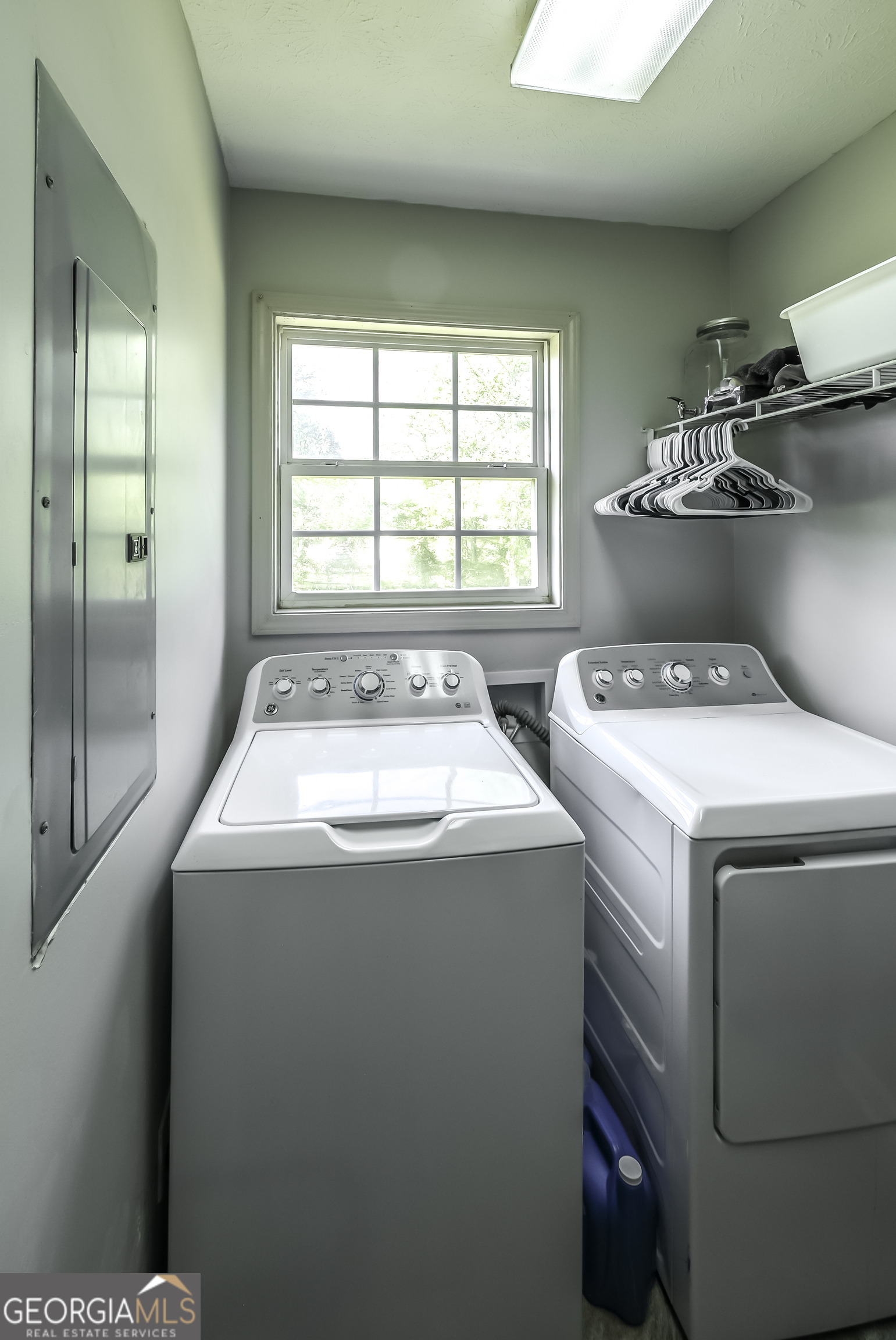 1001 Vong Street Waco, GA 30182 - Photo 23 of 45 a utility room with dryer and washer