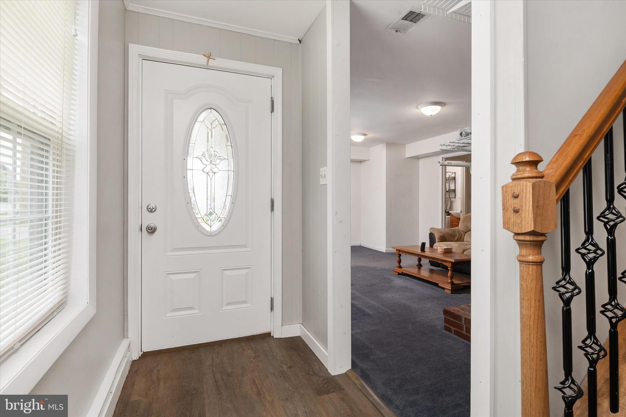 169 Roland Road Pasadena, MD 21122 - Photo 4 of 35