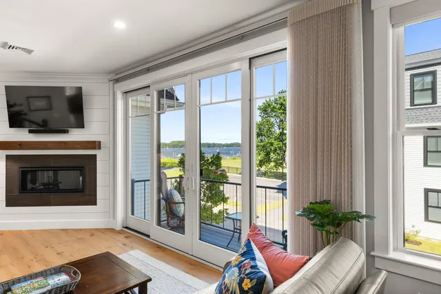 $1,435,000 | 4 Little Bay Drive, Dover, NH 03820