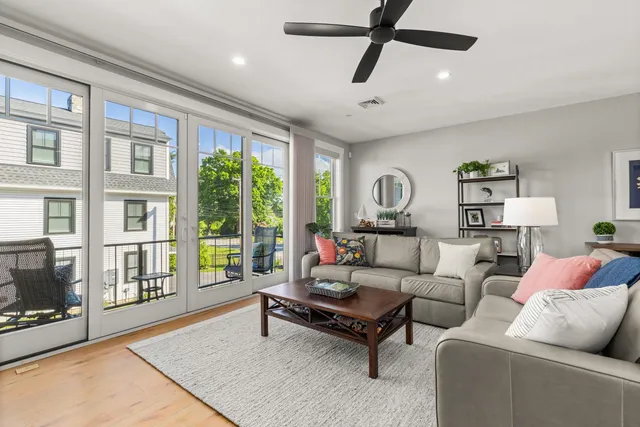 $1,435,000 | 4 Little Bay Drive, Dover, NH 03820