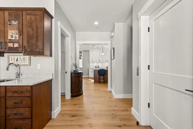 $1,435,000 | 4 Little Bay Drive, Dover, NH 03820