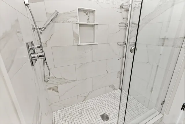 $1,435,000 | 4 Little Bay Drive, Dover, NH 03820