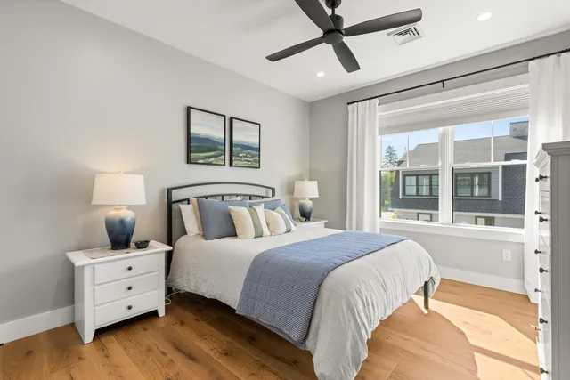 $1,435,000 | 4 Little Bay Drive, Dover, NH 03820