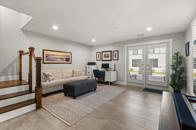 $1,435,000 | 4 Little Bay Drive, Dover, NH 03820