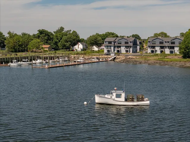 $1,435,000 | 4 Little Bay Drive, Dover, NH 03820