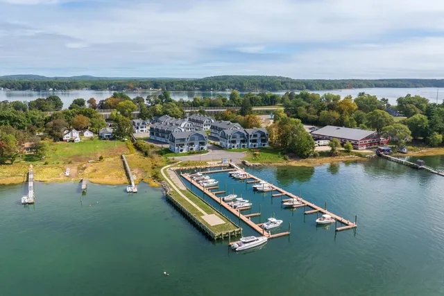 $1,435,000 | 4 Little Bay Drive, Dover, NH 03820