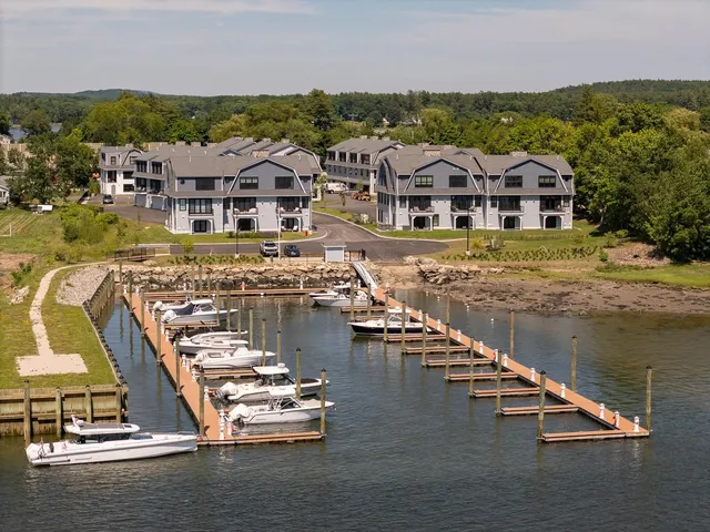 $1,435,000 | 4 Little Bay Drive, Dover, NH 03820