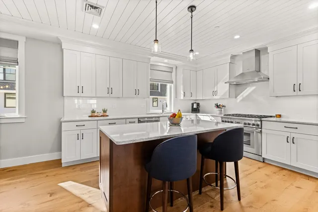 $1,435,000 | 4 Little Bay Drive, Dover, NH 03820