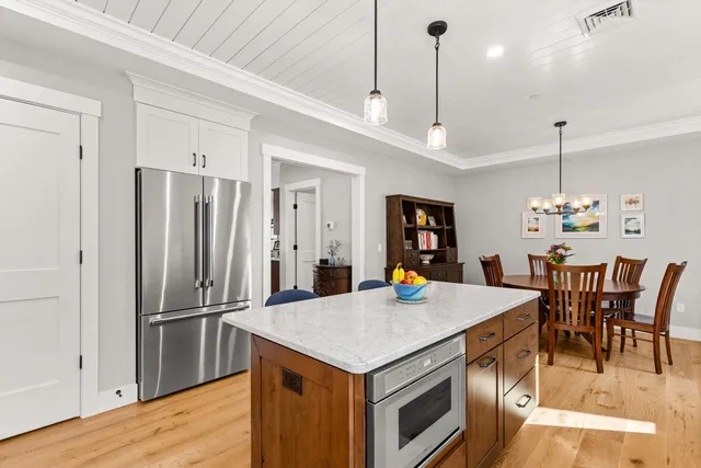 $1,435,000 | 4 Little Bay Drive, Dover, NH 03820