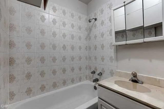 $1,295,000 | 2832 North Mozart Street, Chicago, IL 60618