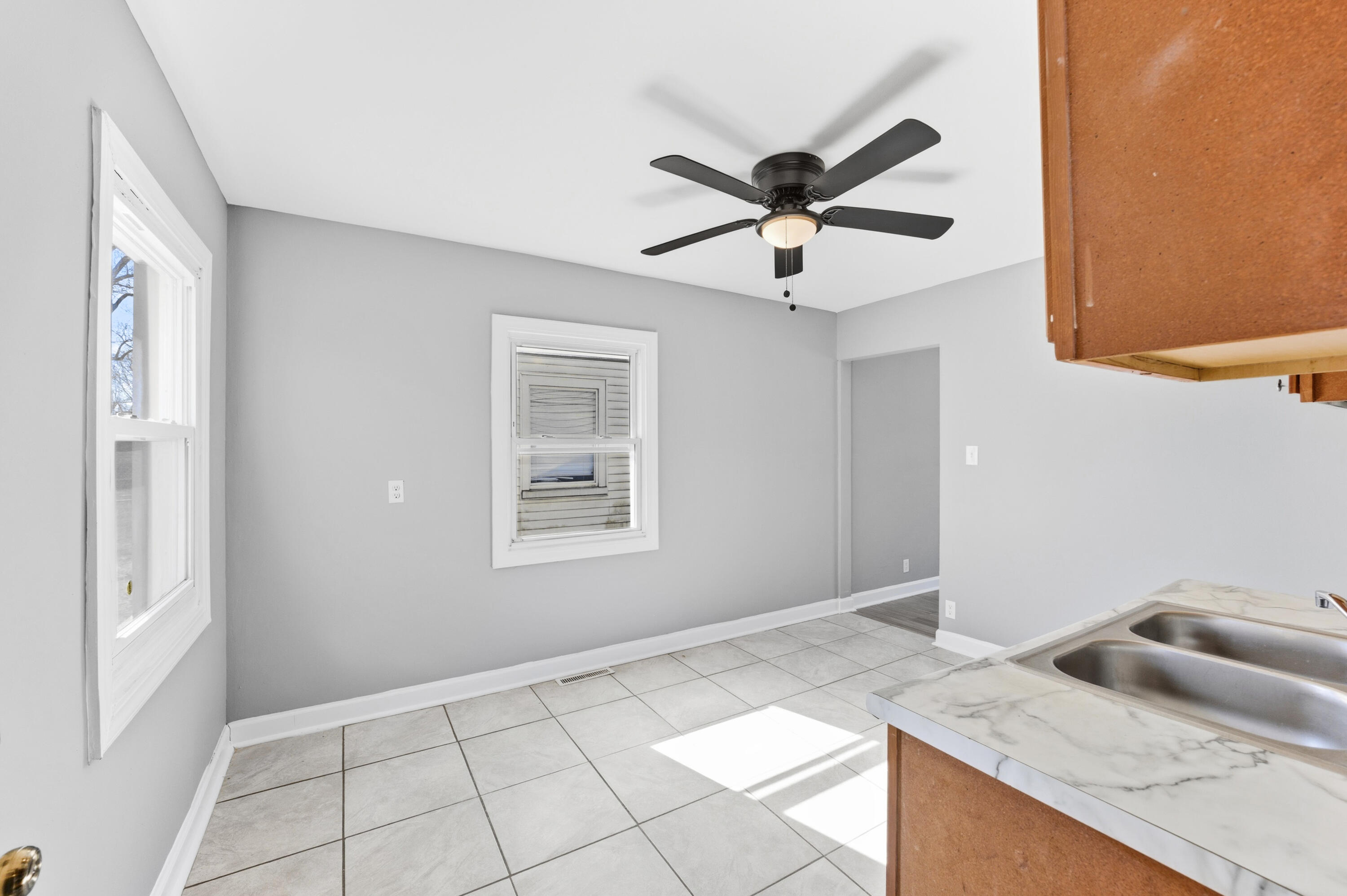 313 Dallas Street Gary, IN 46406 - Photo 13 of 15 3000x1997