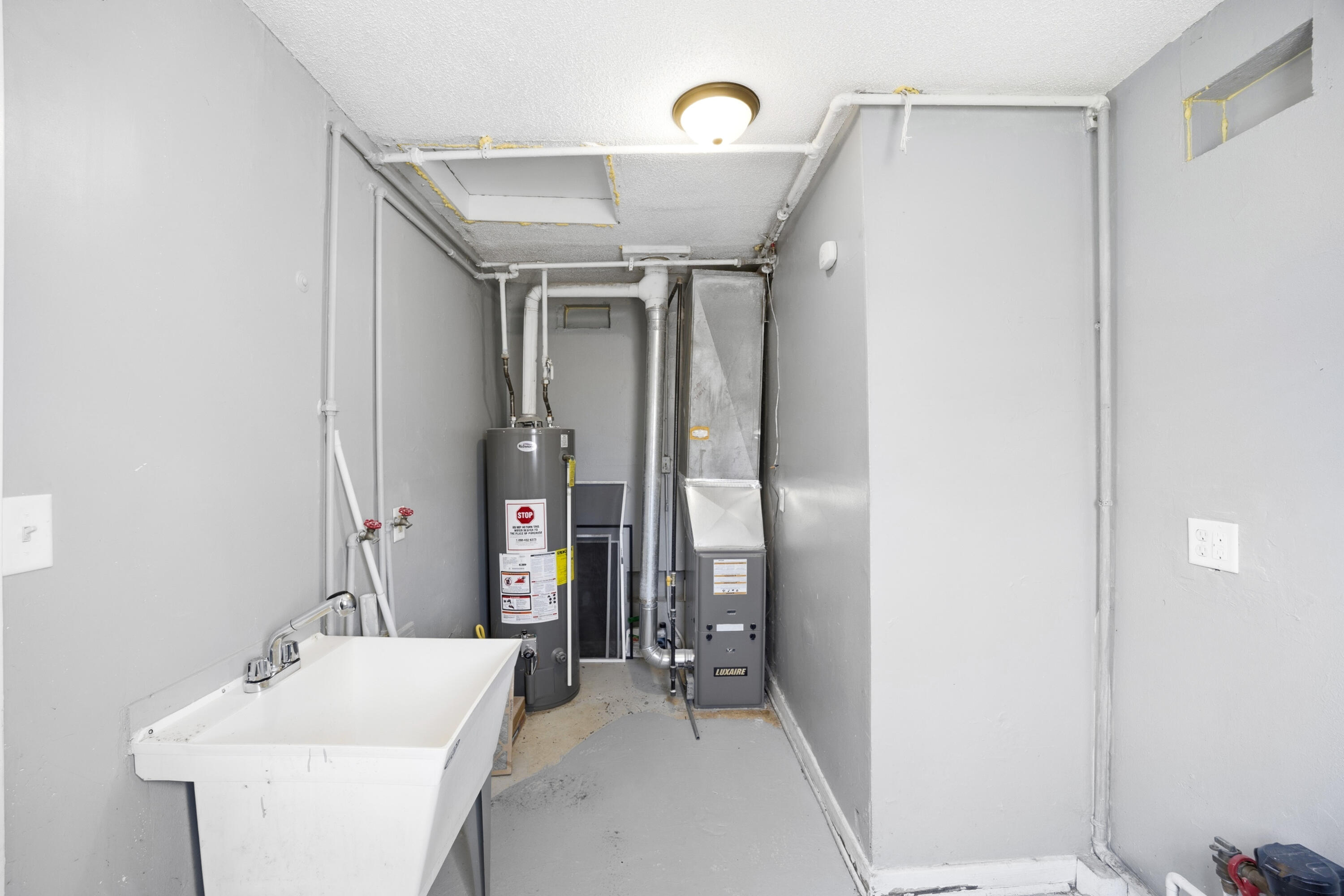 313 Dallas Street Gary, IN 46406 - Photo 14 of 15 3000x2000