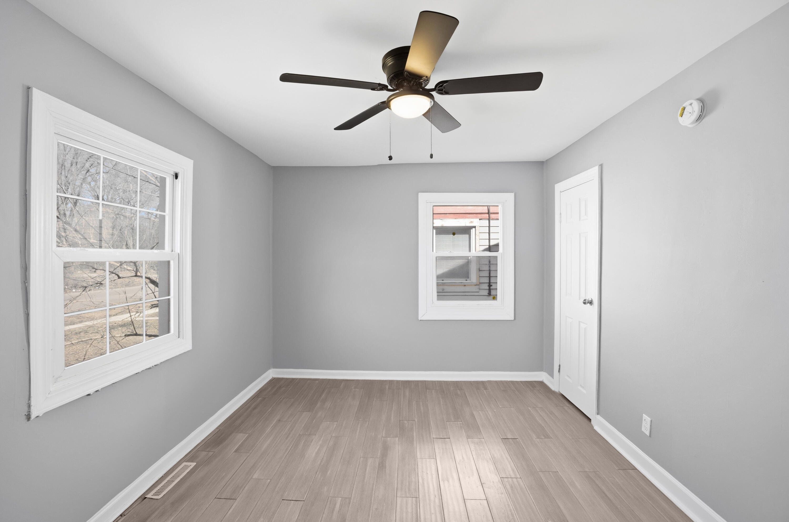 313 Dallas Street Gary, IN 46406 - Photo 6 of 15 3000x1987