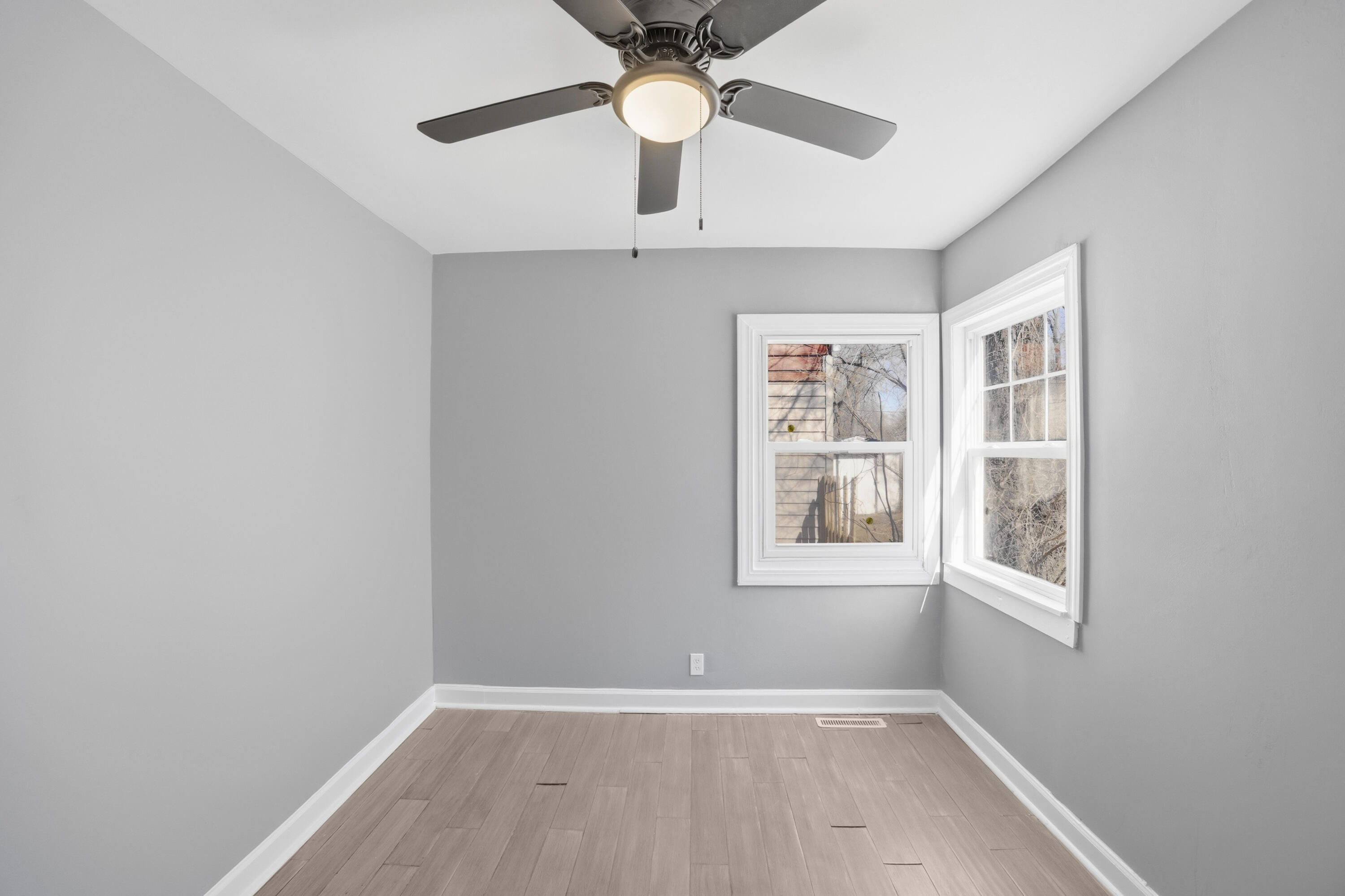 313 Dallas Street Gary, IN 46406 - Photo 7 of 15 3000x1999