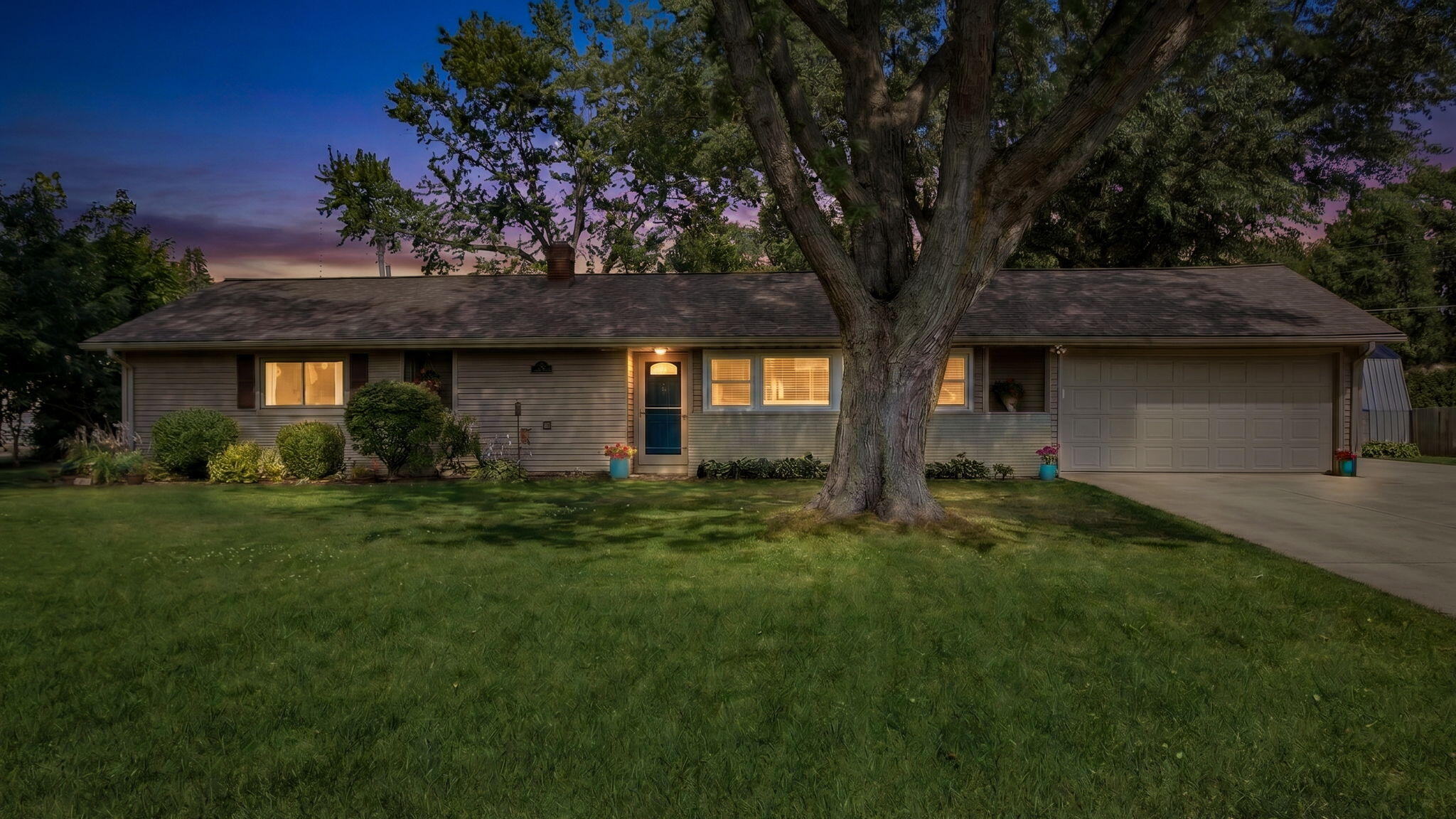 2813 East Hanley Road St. Joseph, MI 49085 - Photo 2 of 31 Front Twilight