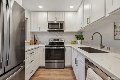 $885,000 | 1152 Admiralty Lane, Alameda, CA 94502