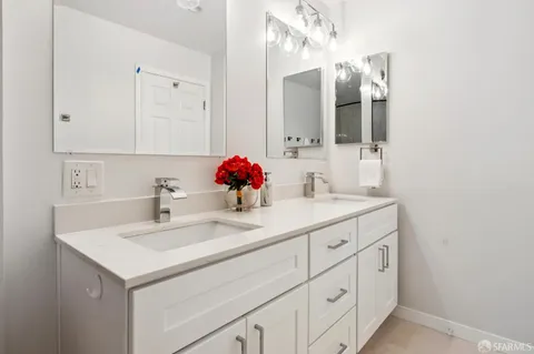 $885,000 | 1152 Admiralty Lane, Alameda, CA 94502