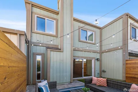 $885,000 | 1152 Admiralty Lane, Alameda, CA 94502