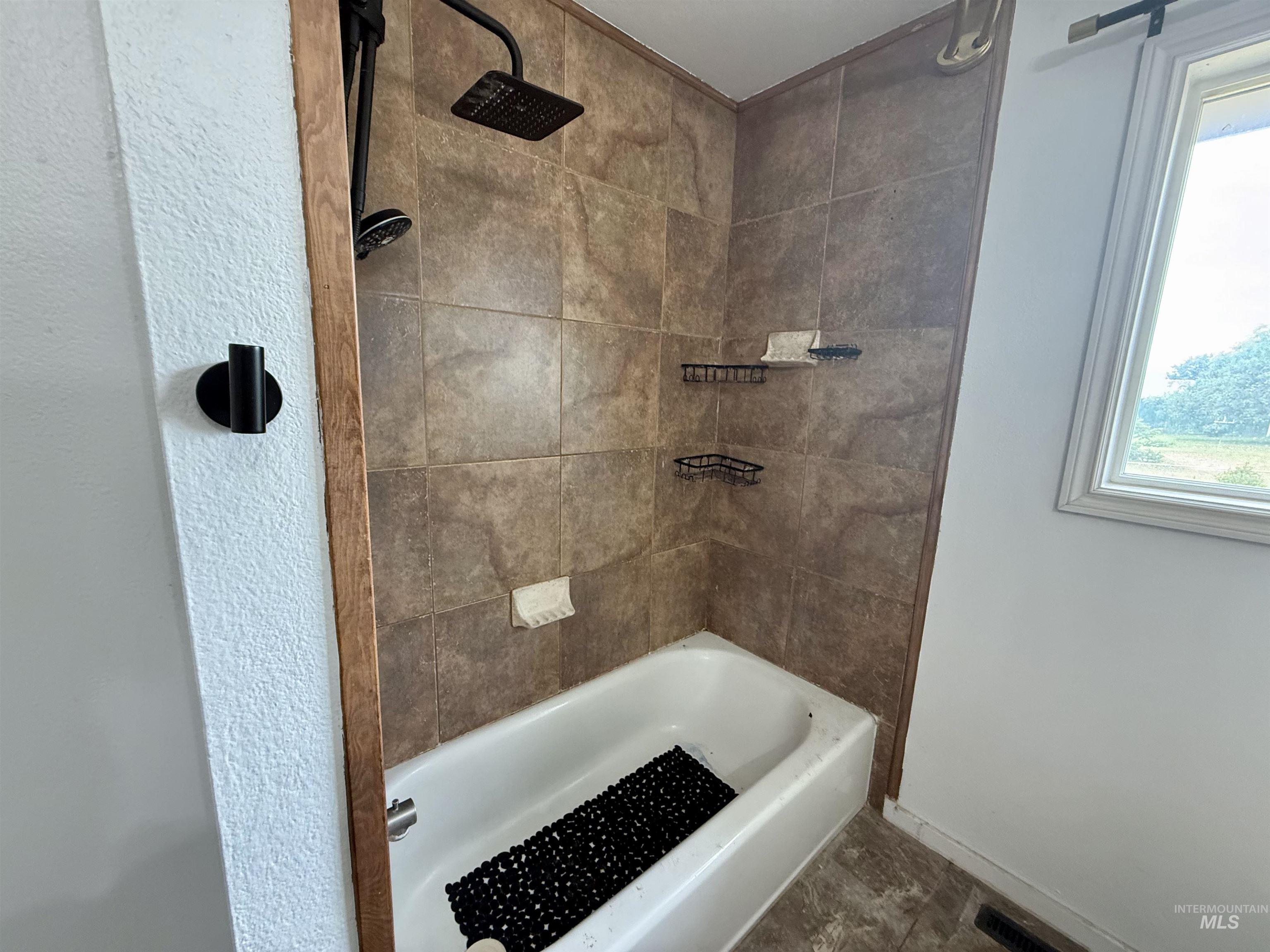 735 Burrell Avenue Lewiston, ID 83501 - Photo 15 of 28