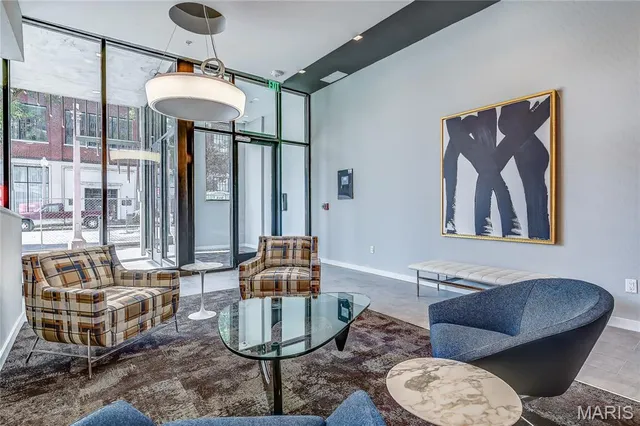 $250,000 | 4101 Laclede Avenue, Unit 312, St. Louis, MO 63108