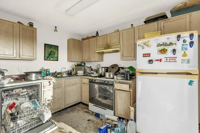 $240,000 | 728 Belvoir Drive, Davenport, FL 33837