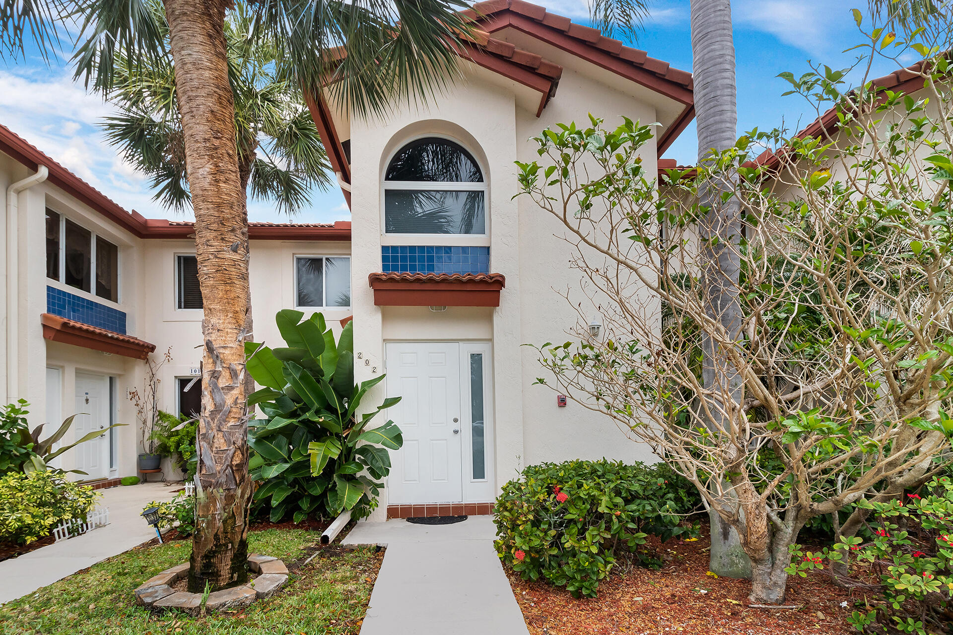 380 Northwest 67th Street, Unit J202 Boca Raton, FL 33487 - Photo 2 of 18 IMG_6256