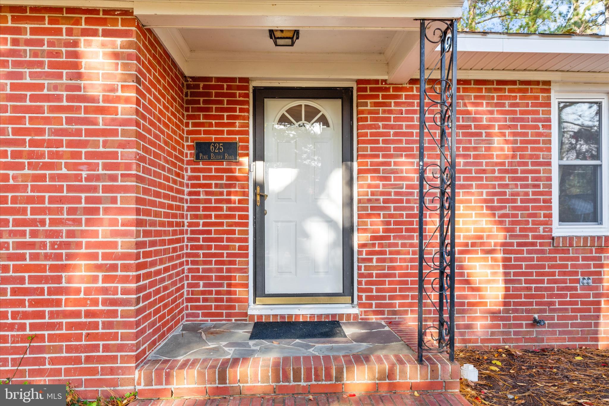 625 Pine Bluff Road Salisbury, MD 21801 - Photo 5 of 37 a view of a brick building