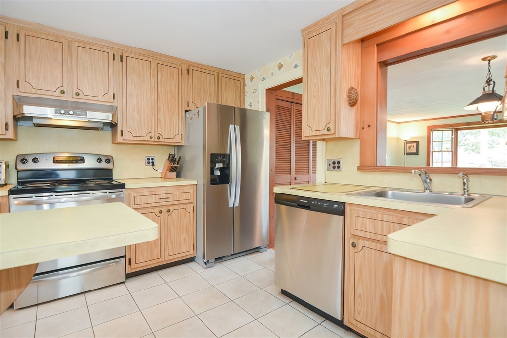 19 Intervale Road Needham, MA 02492 - Photo 3 of 29 Gallery Image 3