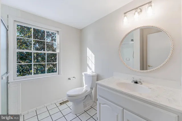 $900,000 | 13130 Pavilion Lane, Fairfax, VA 22033