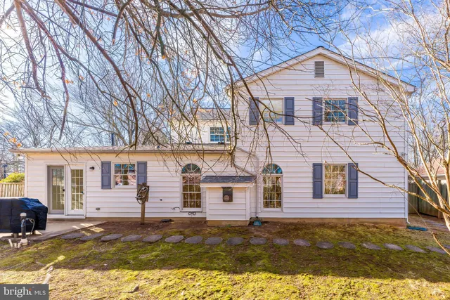 $900,000 | 13130 Pavilion Lane, Fairfax, VA 22033