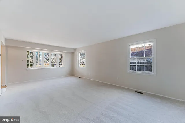 $900,000 | 13130 Pavilion Lane, Fairfax, VA 22033