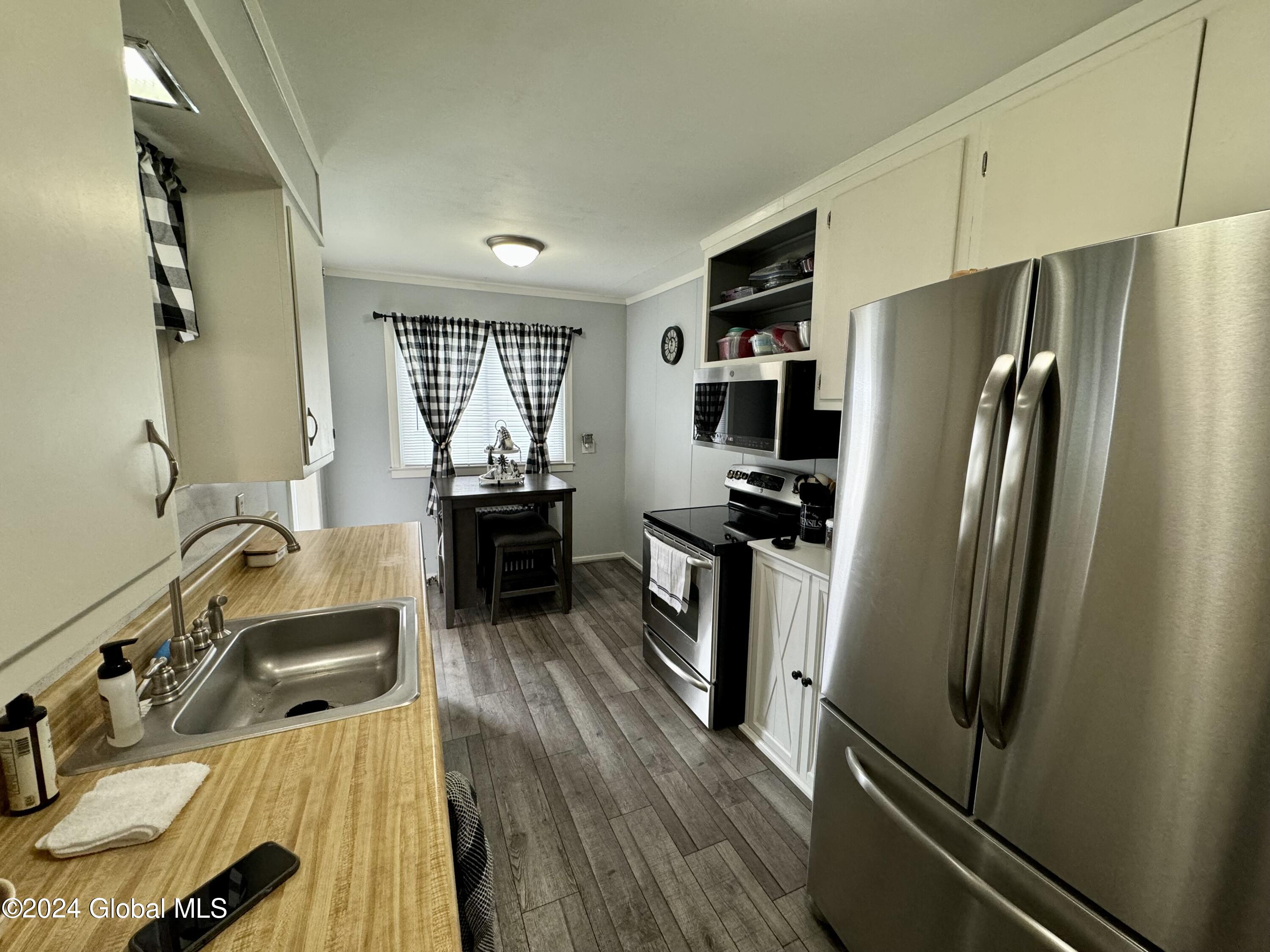 23 Woodrow Road Amsterdam, NY 12010 - Photo 24 of 32 IMG_4768