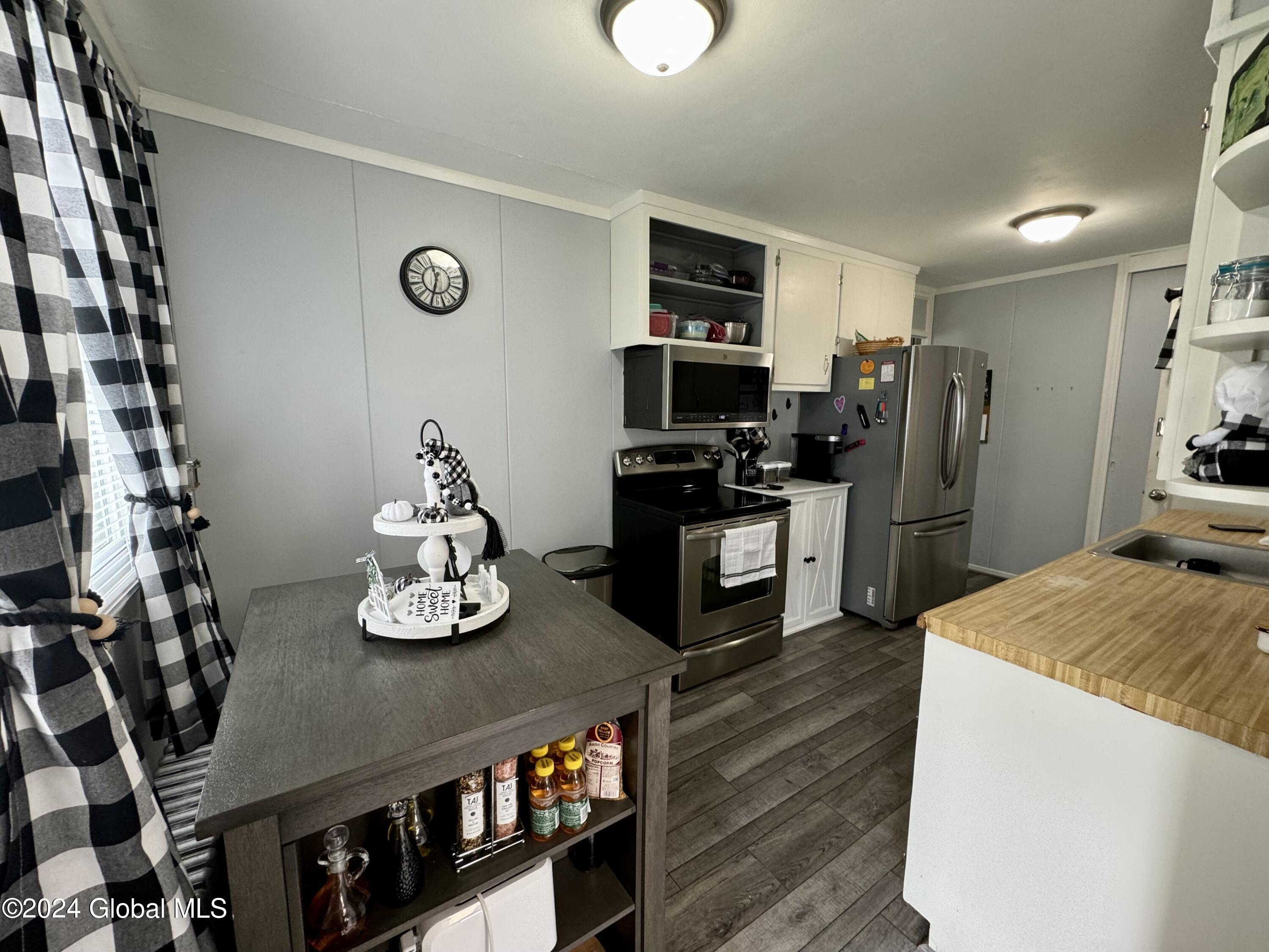 23 Woodrow Road Amsterdam, NY 12010 - Photo 25 of 32 IMG_4767