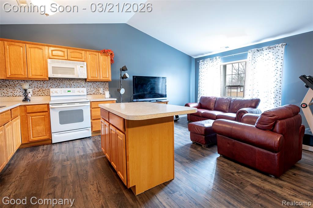 33530 Utica Road Fraser, MI 48026 - Photo 3 of 16