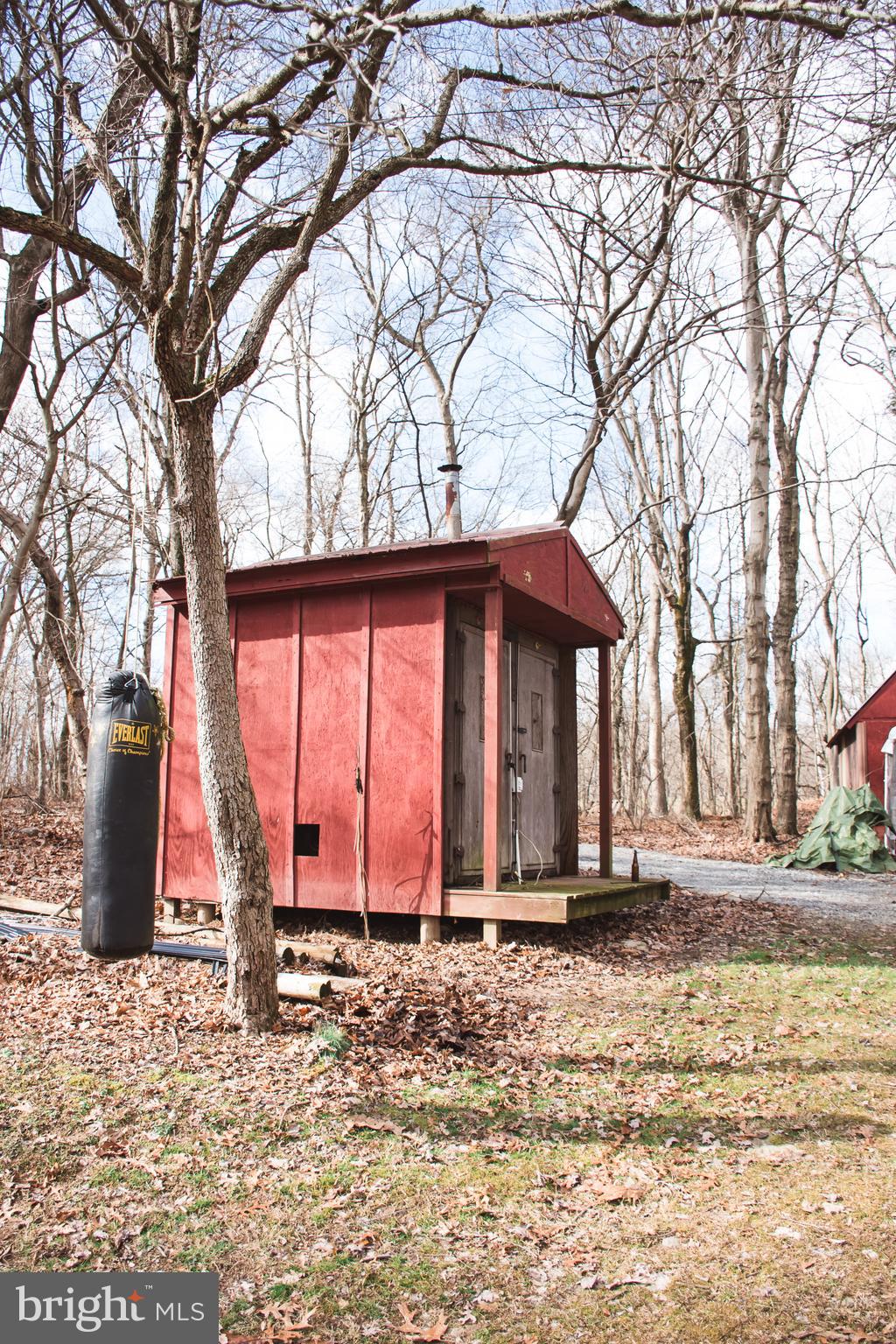 902 Spruce Grove Road Oxford, PA 19363 - Photo 18 of 59 A smoke house